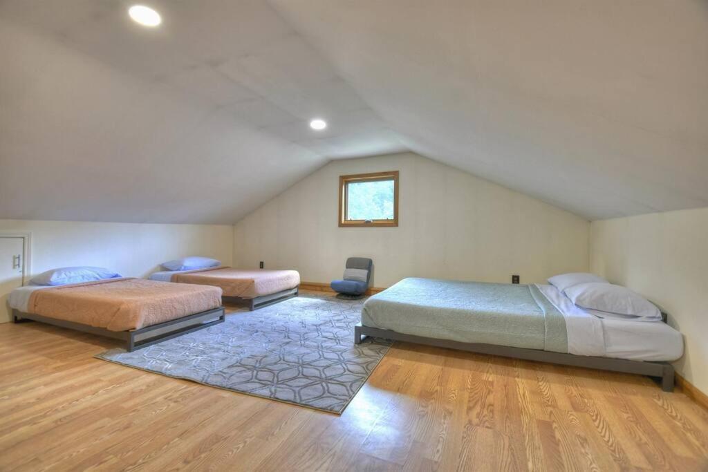 The Chariot - Creek Front With Hottub, Fire Pits, Billiards, Ev Charger - Sandalwood Stays Blue Ridge Eksteriør billede